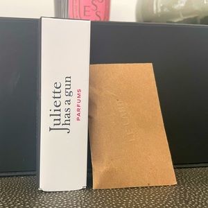 Le Labo The Noir 29 + Deluxe Juliette has a gun Vanilla Vibes samples